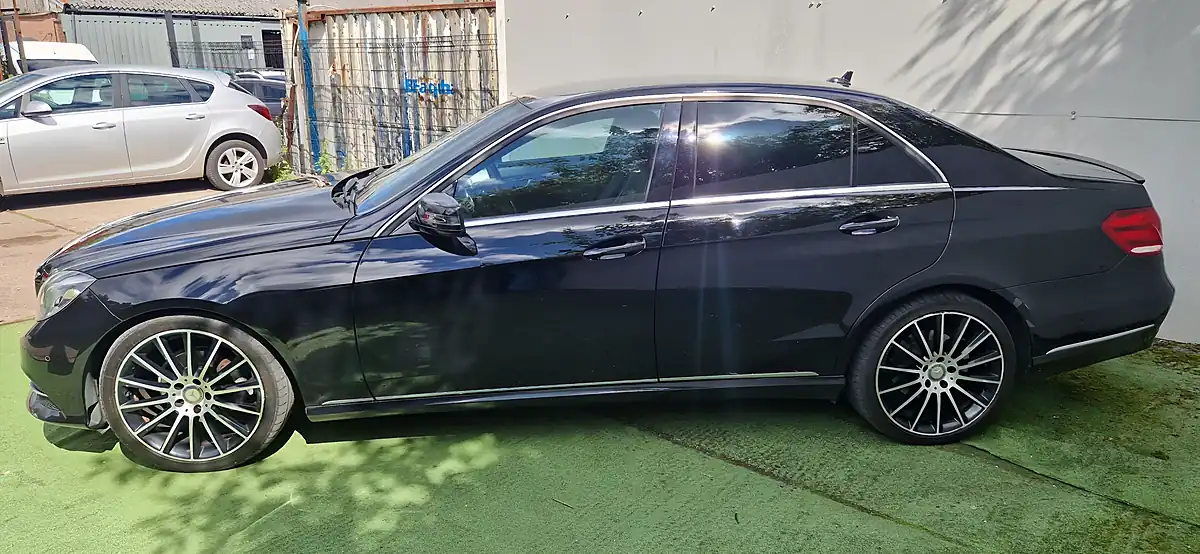 Used 2014 Mercedes-Benz E-Class Se Black - Interior and Exterior details 6