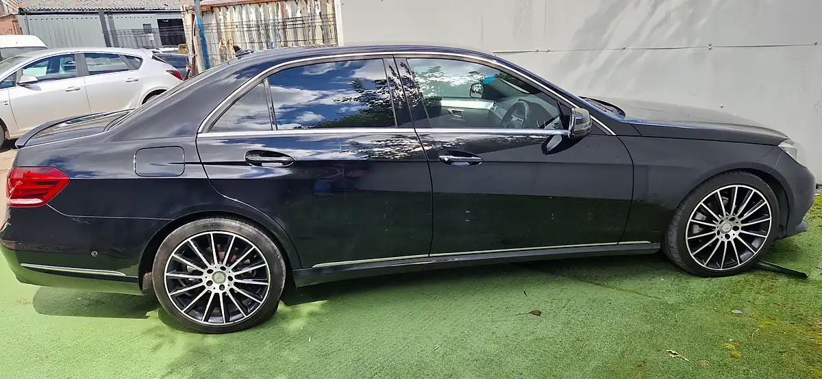 Used 2014 Mercedes-Benz E-Class Se Black - Interior and Exterior details 7