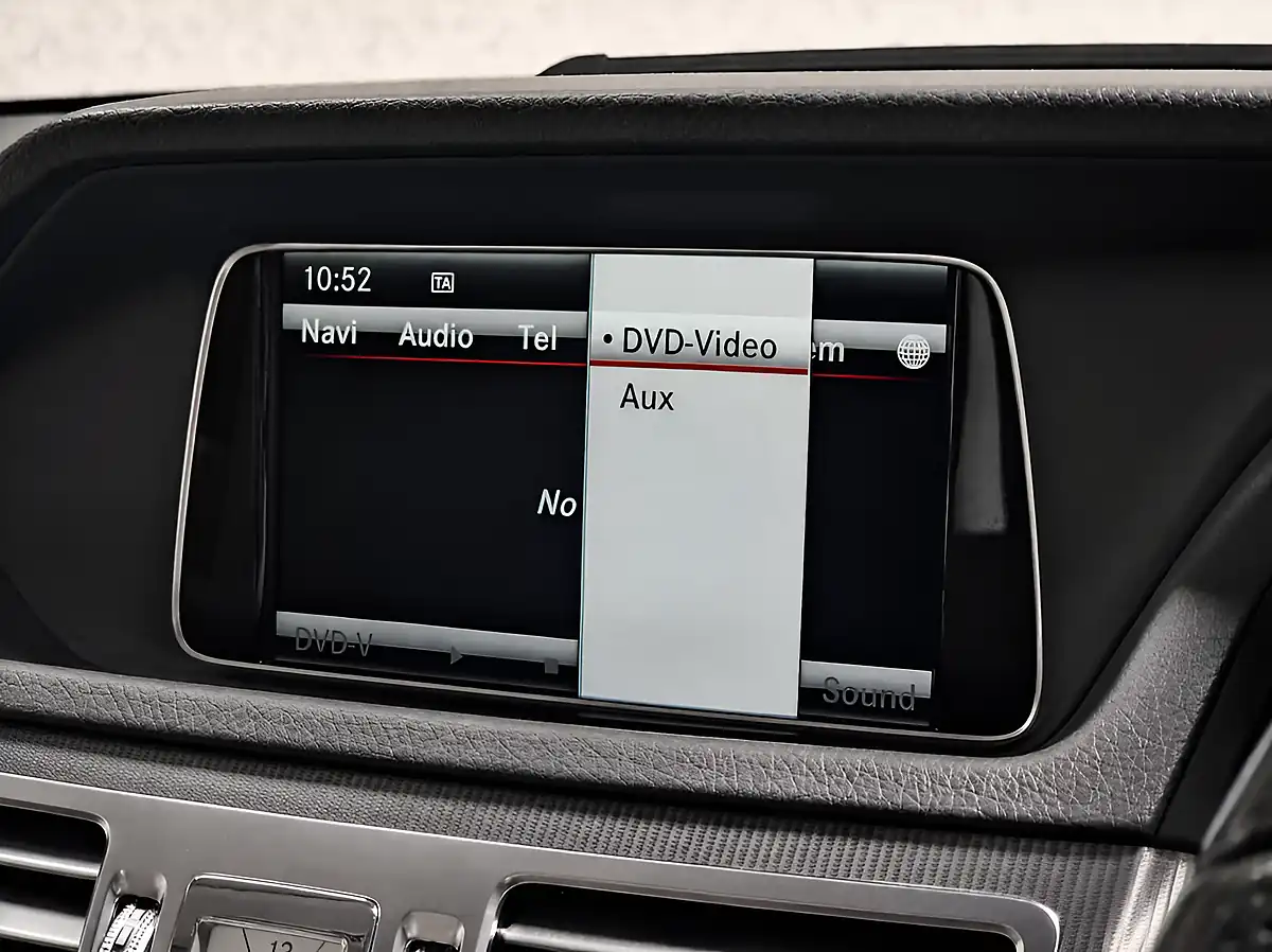 Used 2014 Mercedes-Benz E-Class Se Palladium Silver - Interior and Exterior details 18