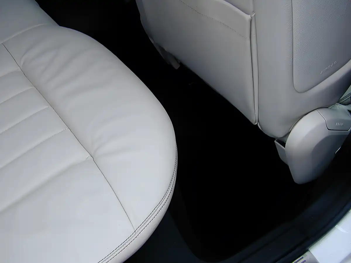 Used 2014 Mercedes-Benz E Class Se White - Interior and Exterior details 16