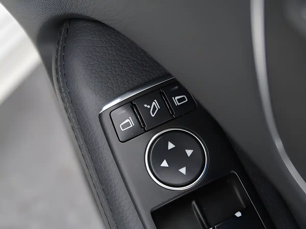 Used 2014 Mercedes-Benz E Class Se White - Interior and Exterior details 11