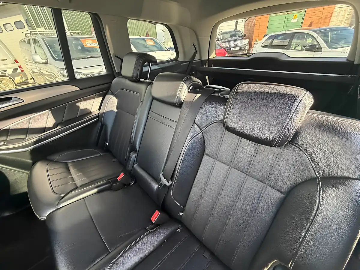 Used 2014 Mercedes-Benz Gl Class AMG Sport Silver - Interior and Exterior details 12
