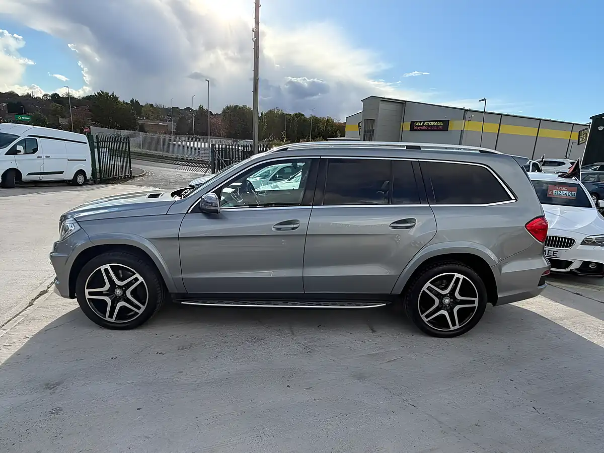 Used 2014 Mercedes-Benz Gl Class AMG Sport Silver - Interior and Exterior details 7