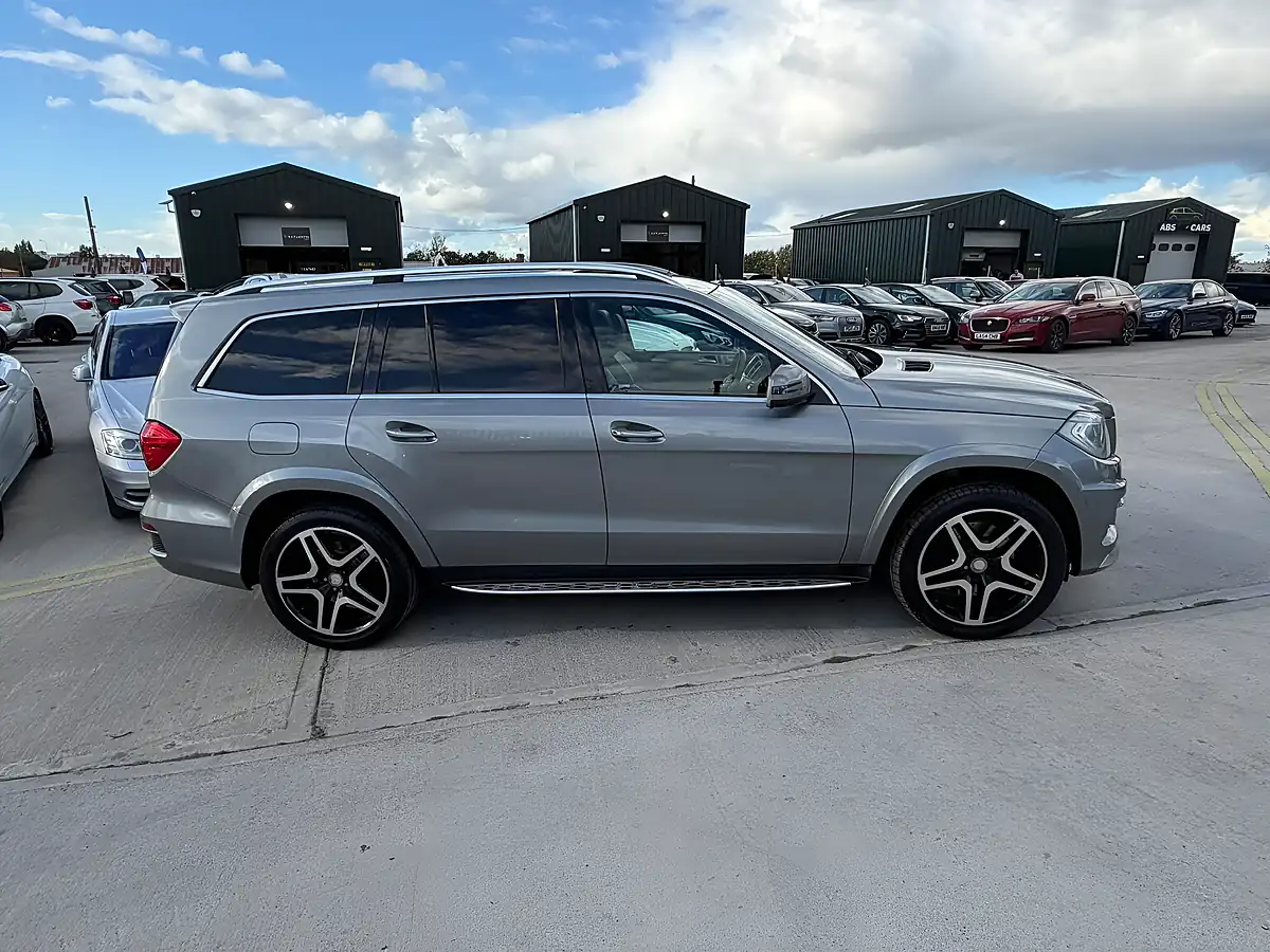 Used 2014 Mercedes-Benz Gl Class AMG Sport Silver - Interior and Exterior details 8