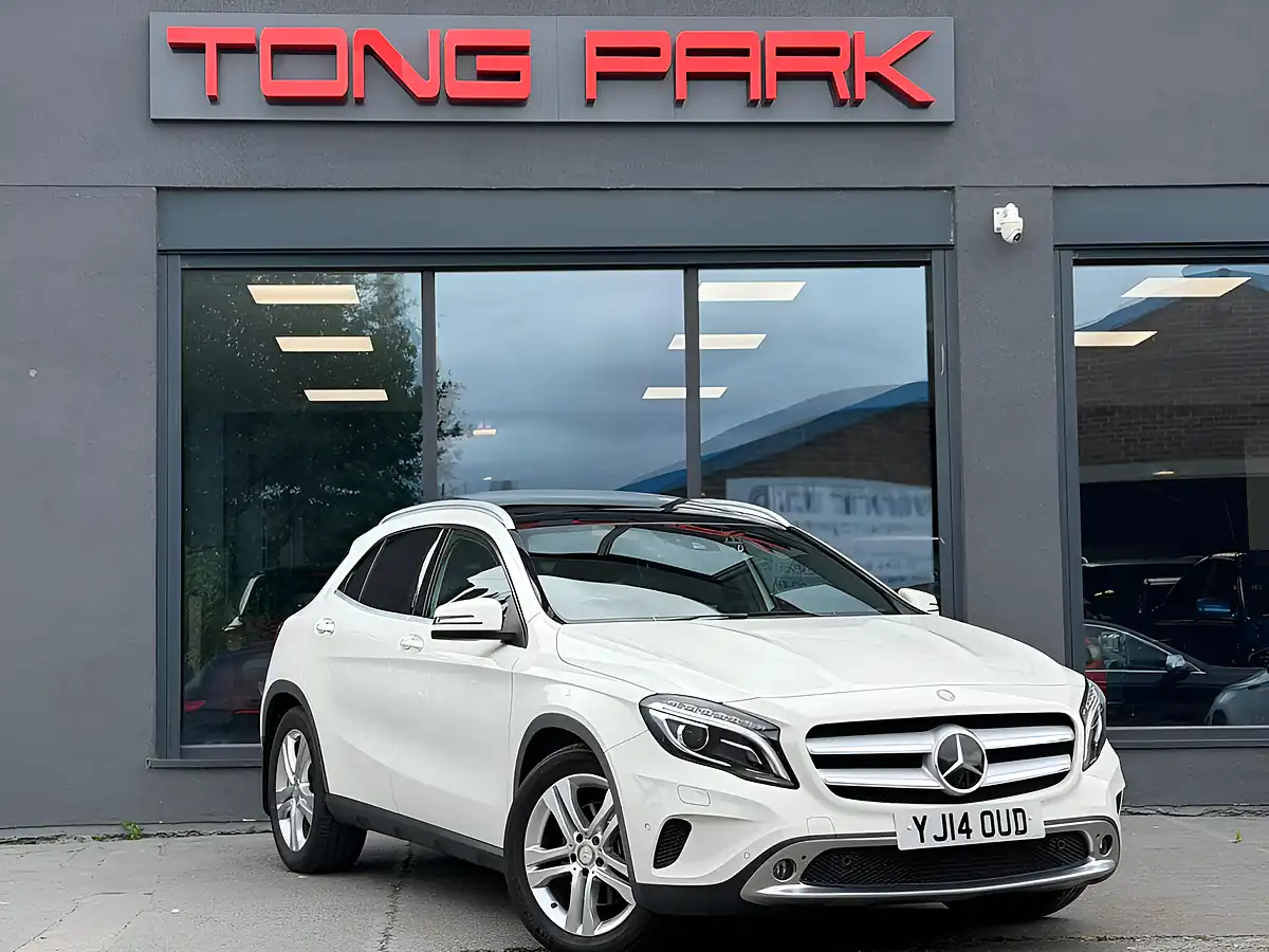 Used 2014 Mercedes-Benz Gla AMG Line Premium Plus White - Front View