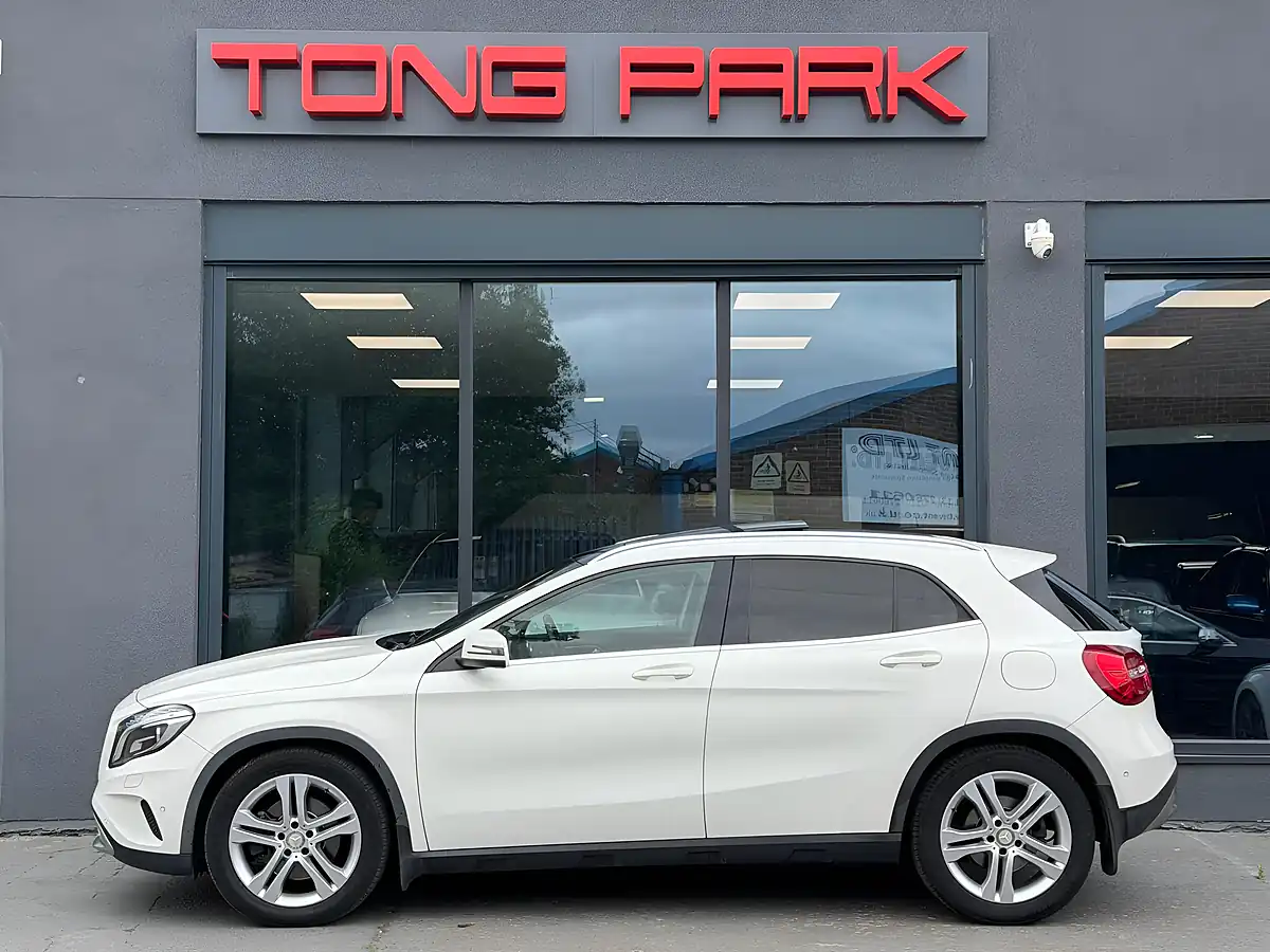 Used 2014 Mercedes-Benz Gla AMG Line Premium Plus White - Interior and Exterior details 10