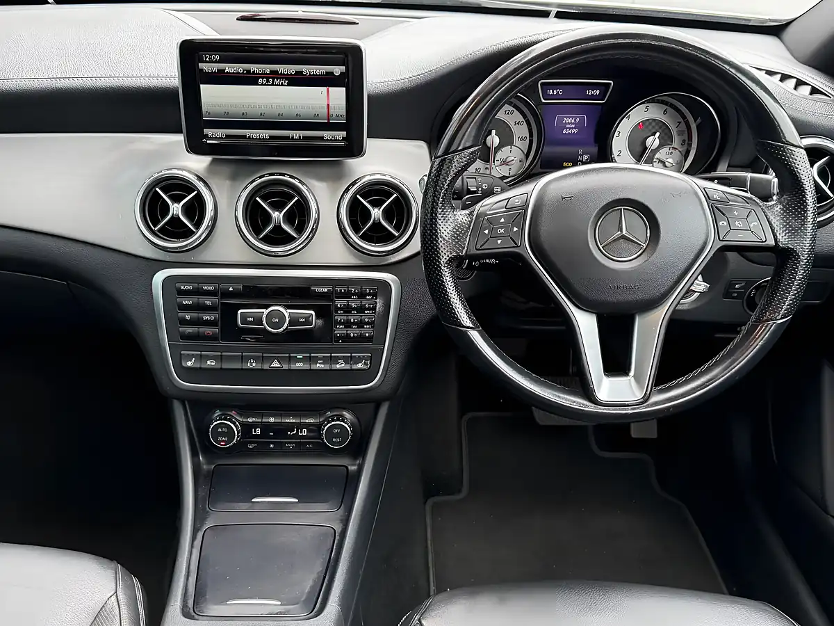 Used 2014 Mercedes-Benz Gla AMG Line Premium Plus White - Interior and Exterior details 11