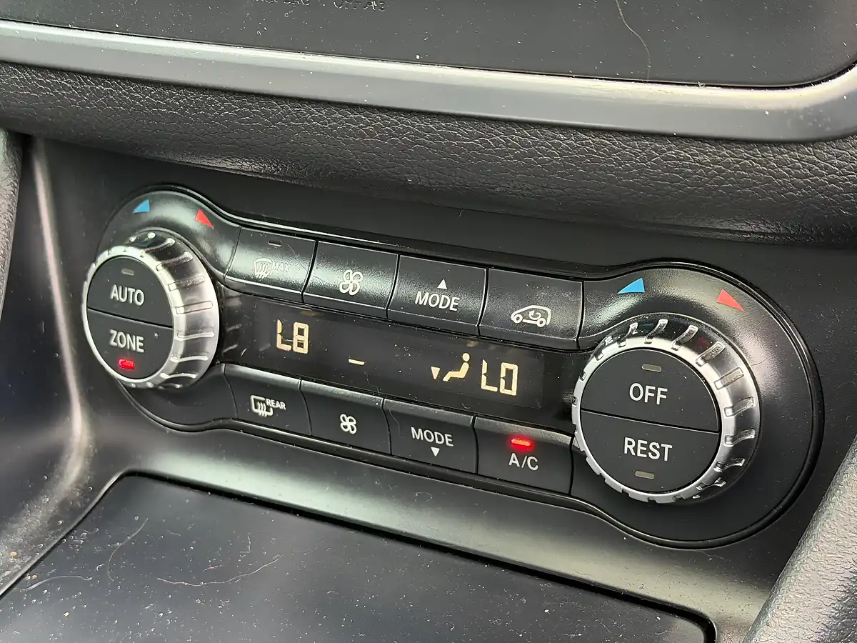 Used 2014 Mercedes-Benz Gla AMG Line Premium Plus White - Interior and Exterior details 13