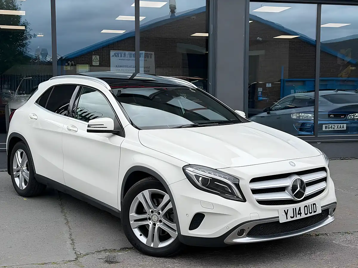 Used 2014 Mercedes-Benz Gla AMG Line Premium Plus White - Interior and Exterior details 2