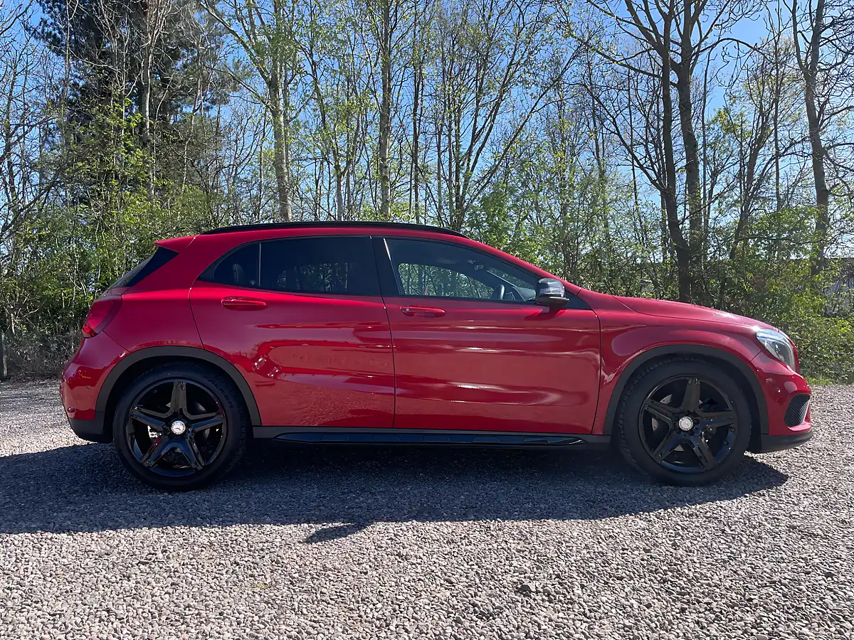 Used 2014 Mercedes-Benz Gla AMG Line Red - Interior and Exterior details 5