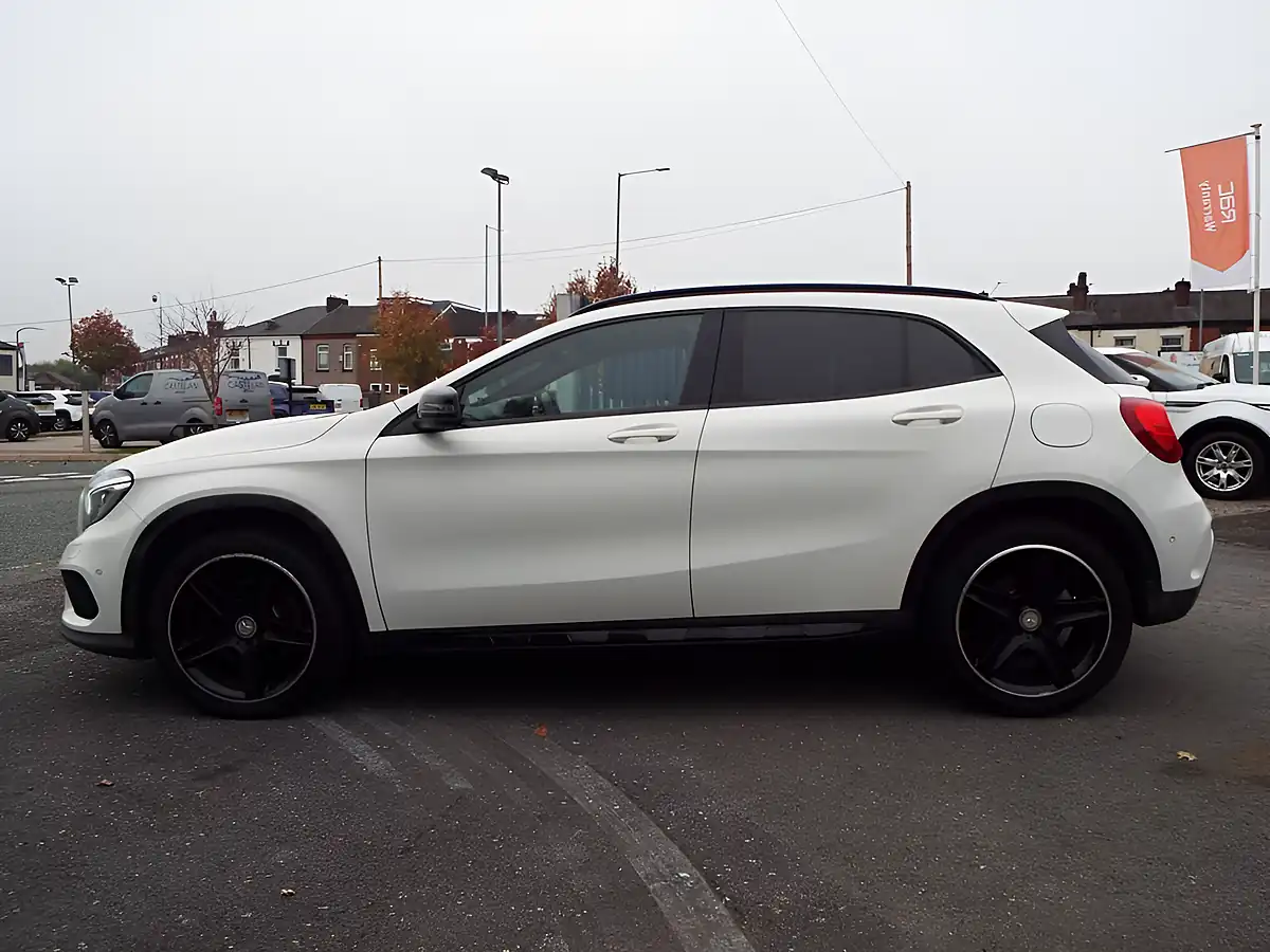 Used 2014 Mercedes-Benz Gla AMG Line White - Interior and Exterior details 4