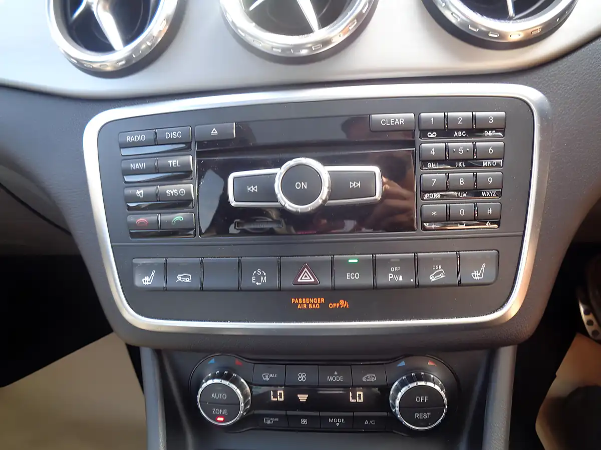 Used 2014 Mercedes-Benz Gla AMG Line White - Interior and Exterior details 17