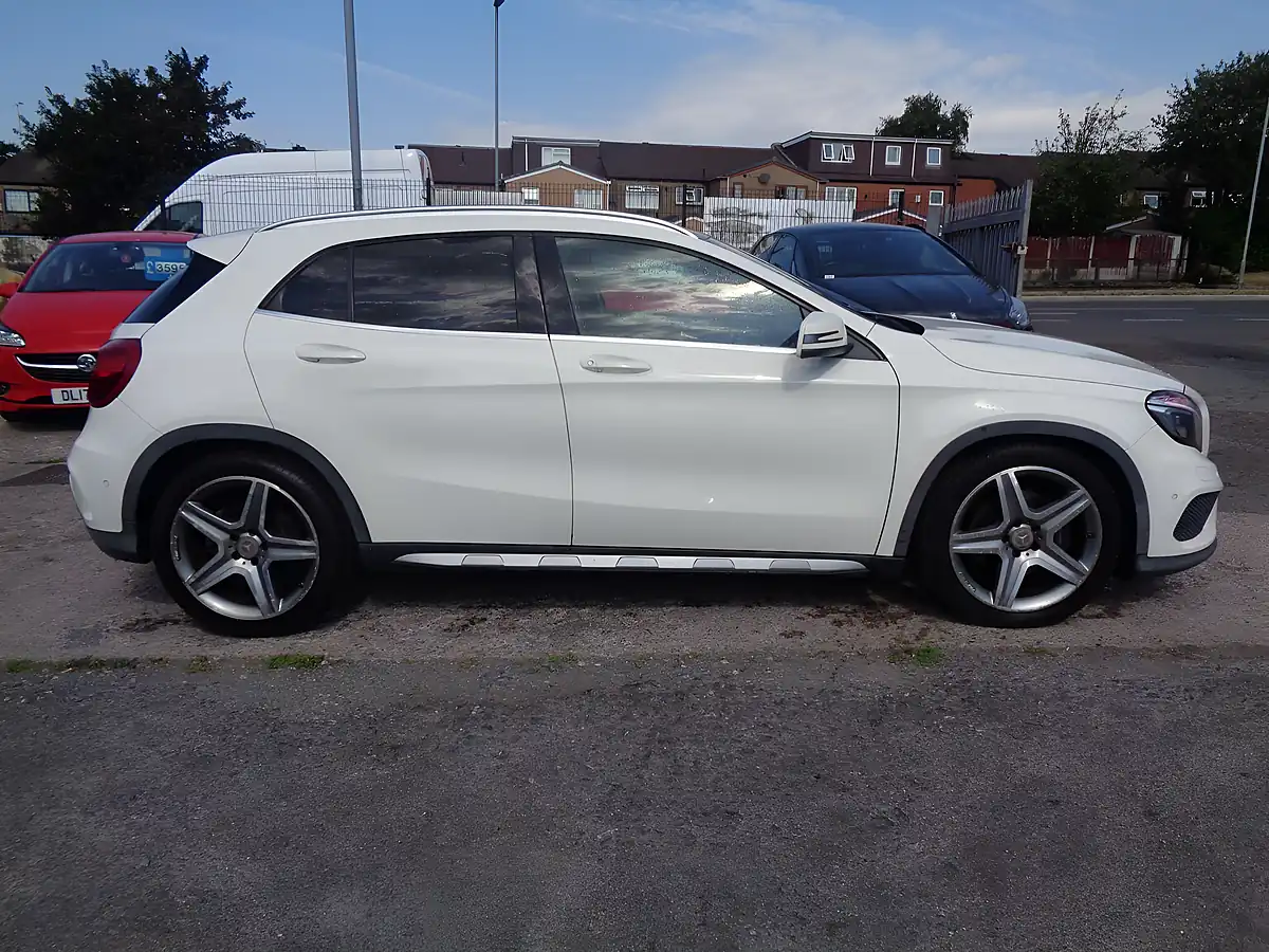 Used 2014 Mercedes-Benz Gla AMG Line White - Interior and Exterior details 3