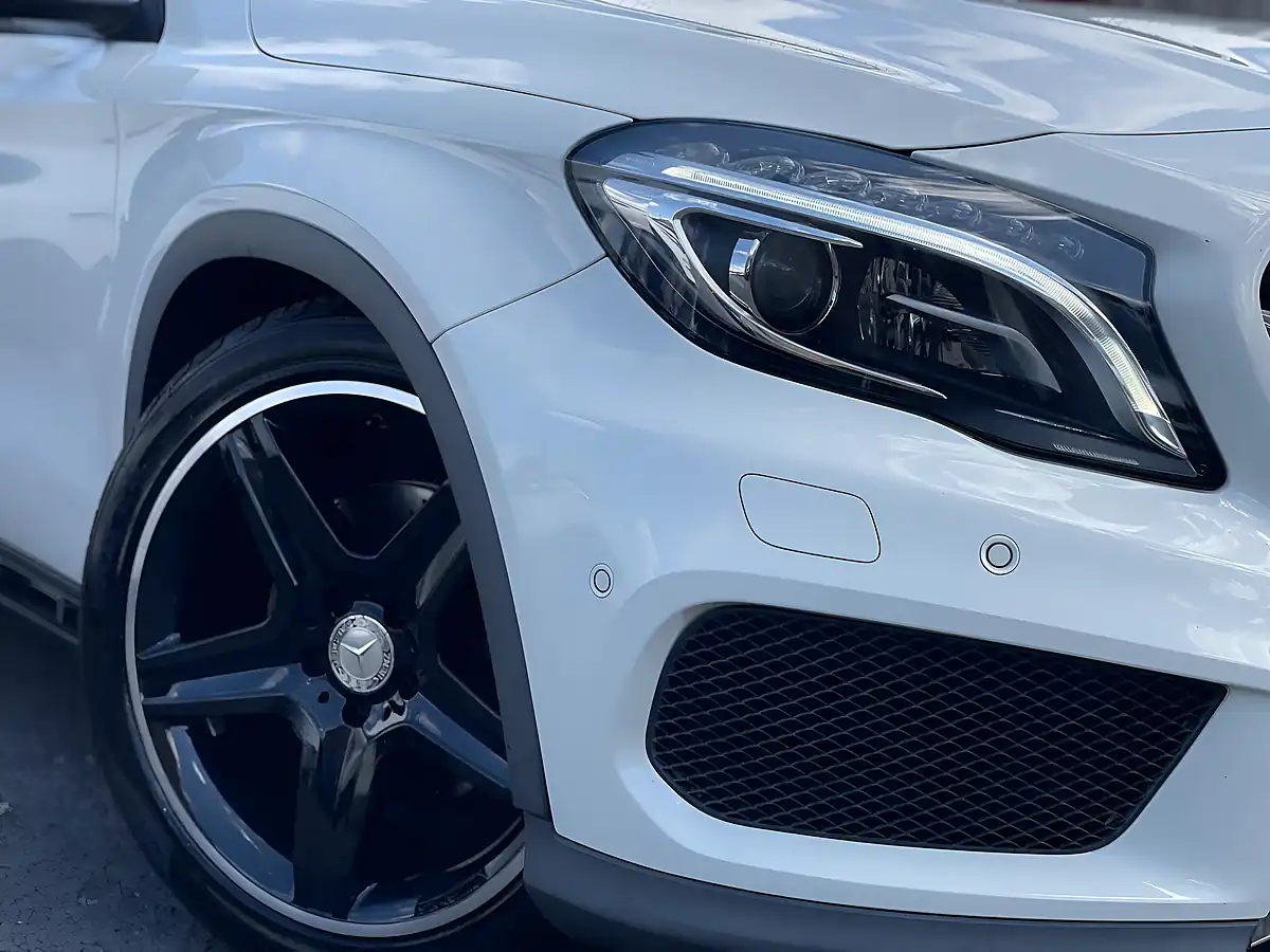 Used 2014 Mercedes-Benz Gla AMG Line White - Interior and Exterior details 10
