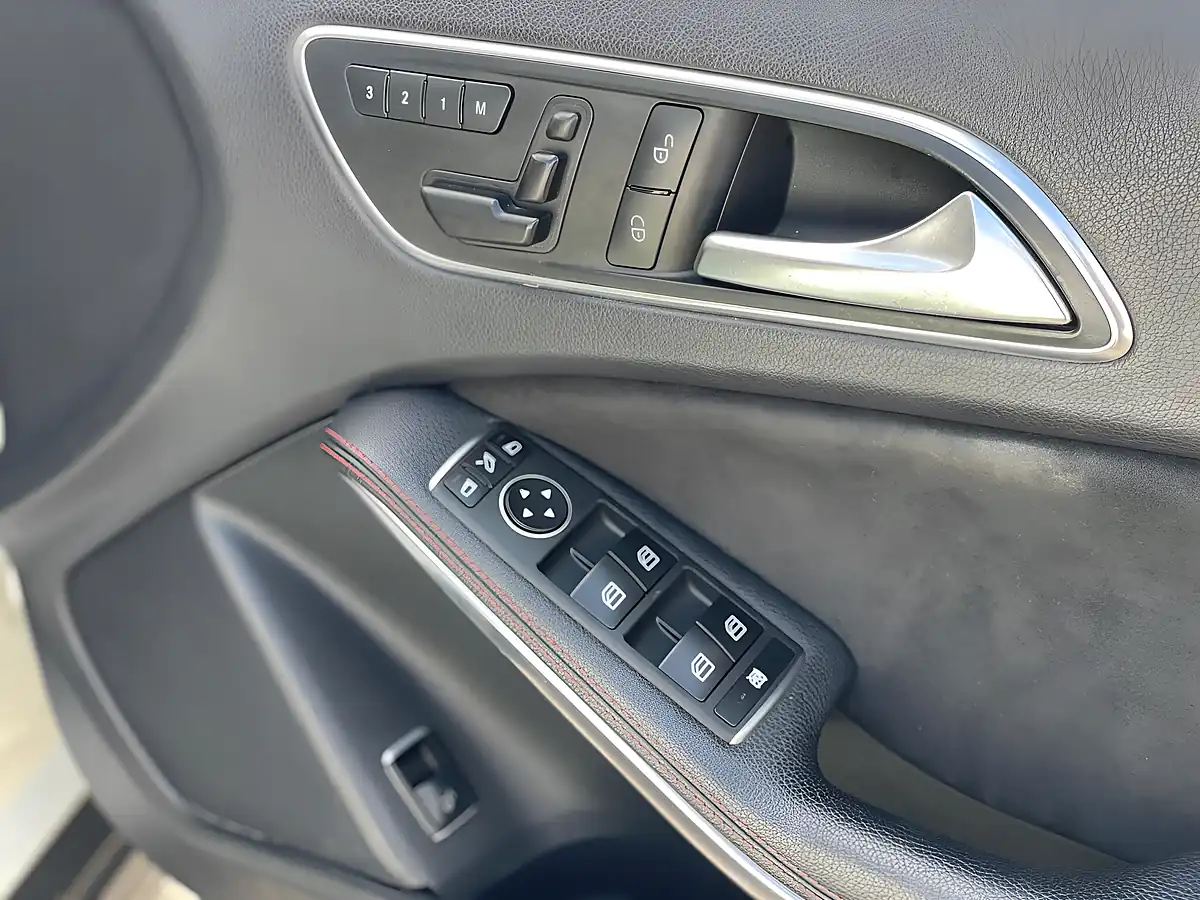 Used 2014 Mercedes-Benz Gla AMG Line White - Interior and Exterior details 6