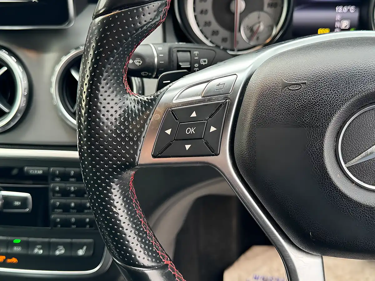 Used 2014 Mercedes-Benz Gla Class AMG Line White - Interior and Exterior details 13