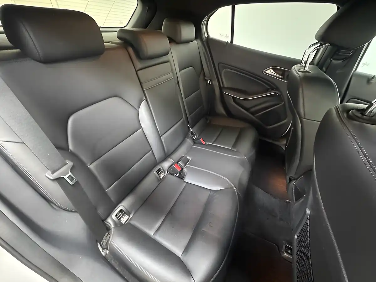 Used 2014 Mercedes-Benz Gla Se Silver - Interior and Exterior details 13