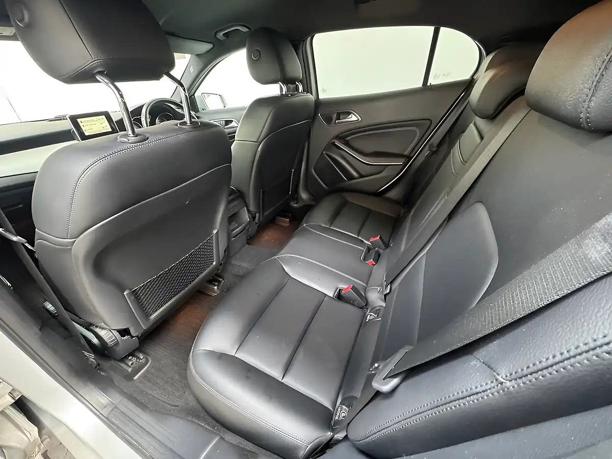 Used 2014 Mercedes-Benz Gla Se Silver - Interior and Exterior details 16