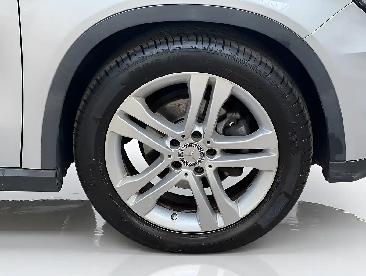 Used 2014 Mercedes-Benz Gla Se Silver - Interior and Exterior details 7