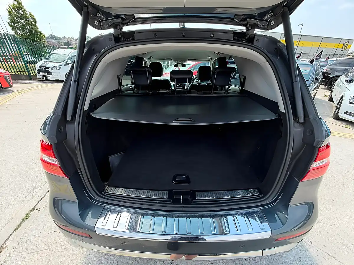 Used 2014 Mercedes-Benz M Class AMG Sport Grey - Interior and Exterior details 18