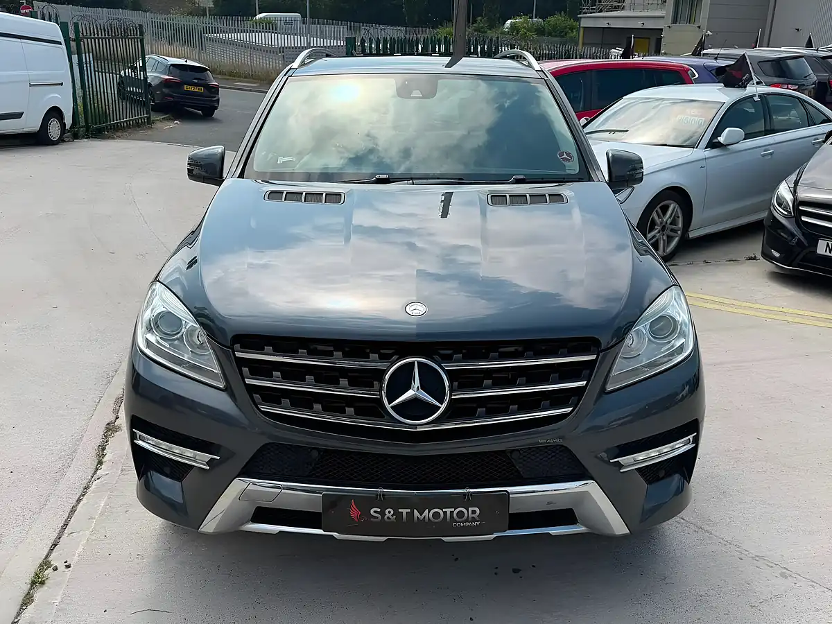 Used 2014 Mercedes-Benz M Class AMG Sport Grey - Interior and Exterior details 3