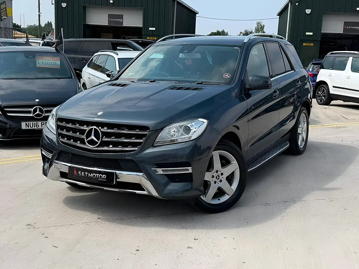 Used 2014 Mercedes-Benz M Class AMG Sport Grey - Interior and Exterior details 6