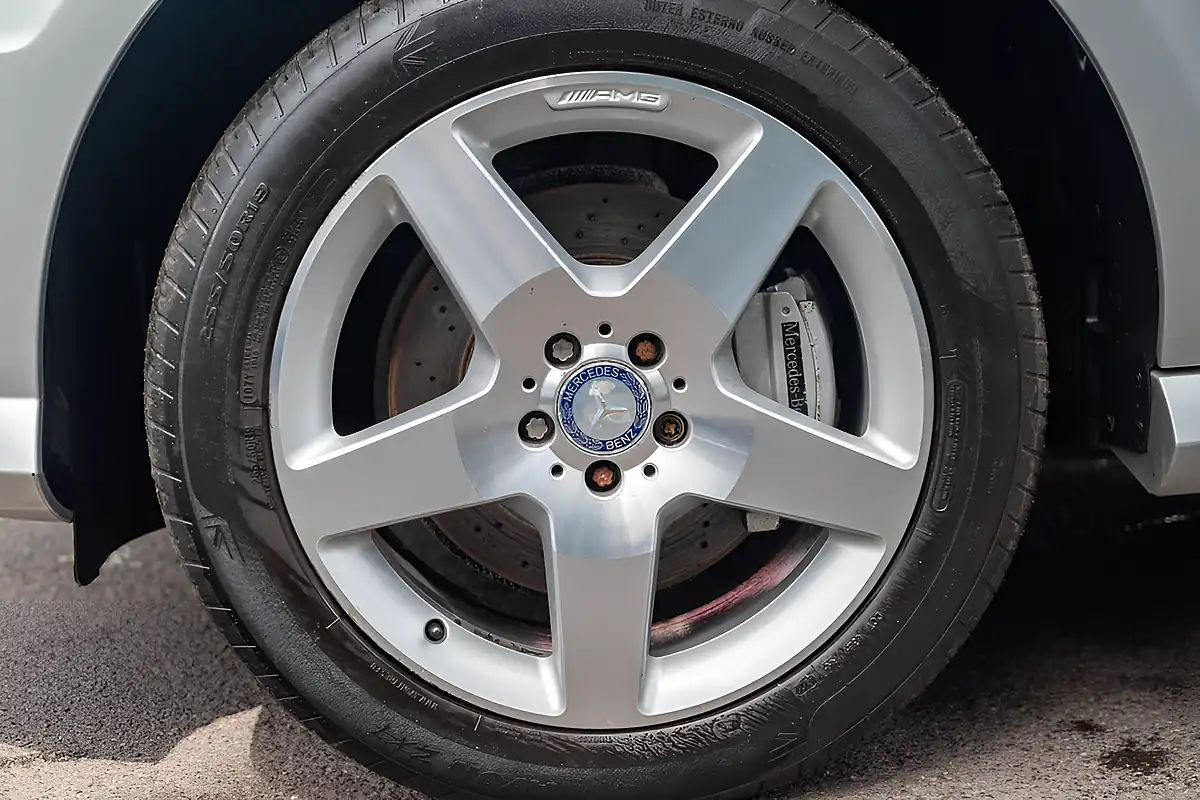 Used 2014 Mercedes-Benz M-Class AMG Sport Iridium Silver - Interior and Exterior details 12