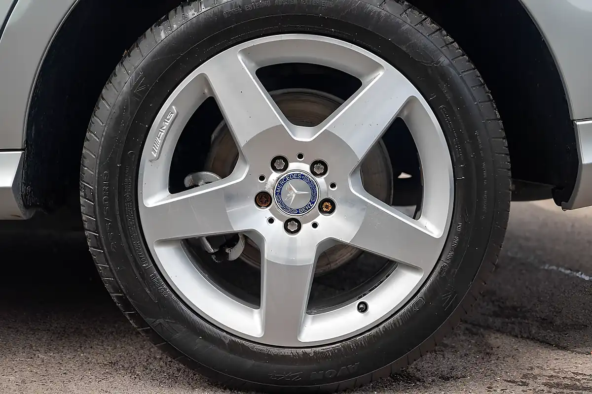 Used 2014 Mercedes-Benz M-Class AMG Sport Iridium Silver - Interior and Exterior details 13