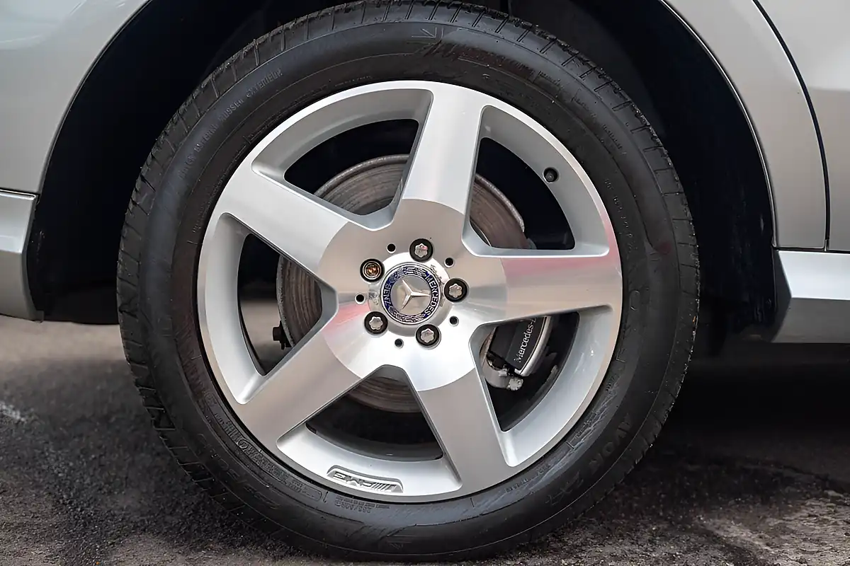 Used 2014 Mercedes-Benz M-Class AMG Sport Iridium Silver - Interior and Exterior details 14