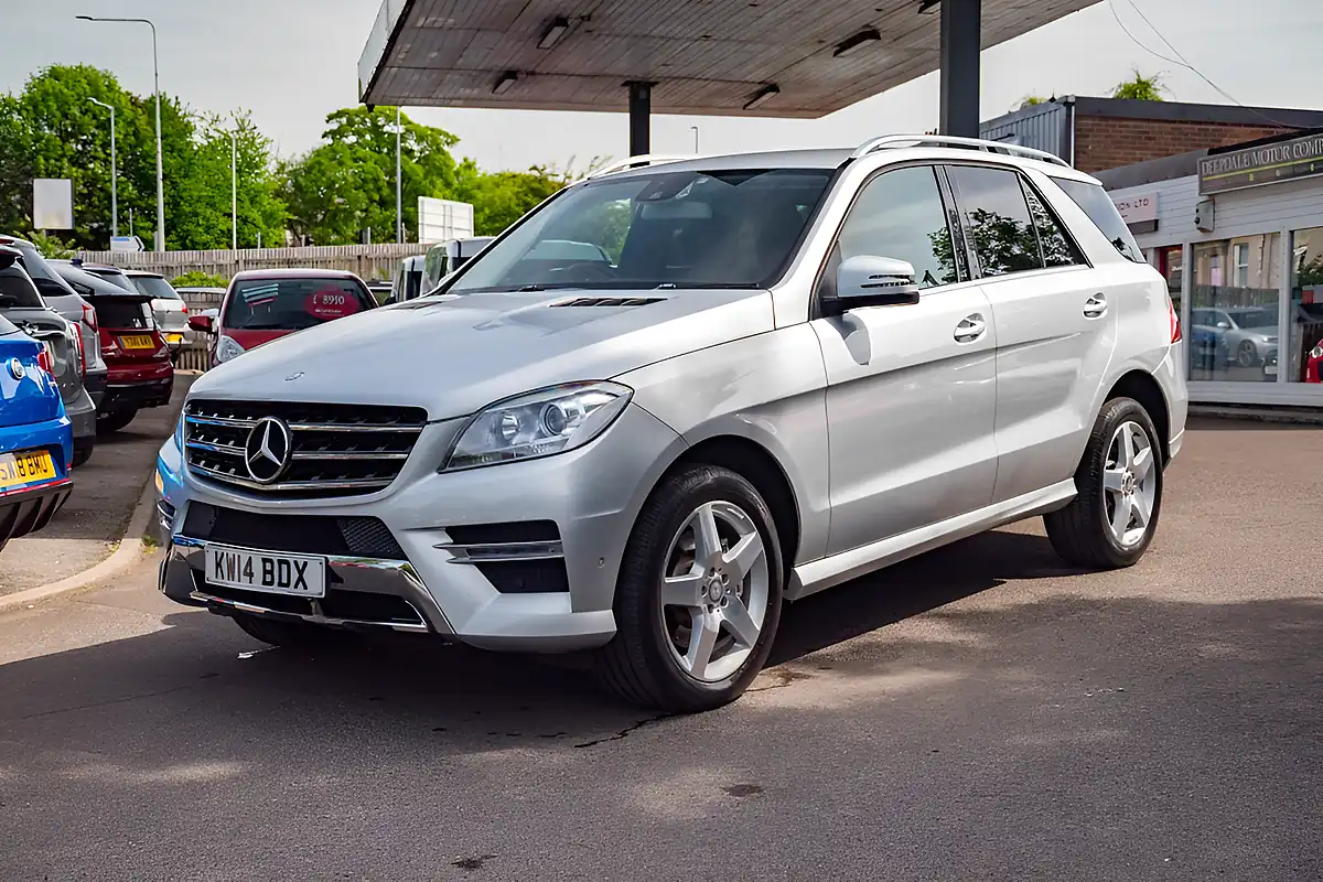 Used 2014 Mercedes-Benz M-Class AMG Sport Iridium Silver - Interior and Exterior details 4