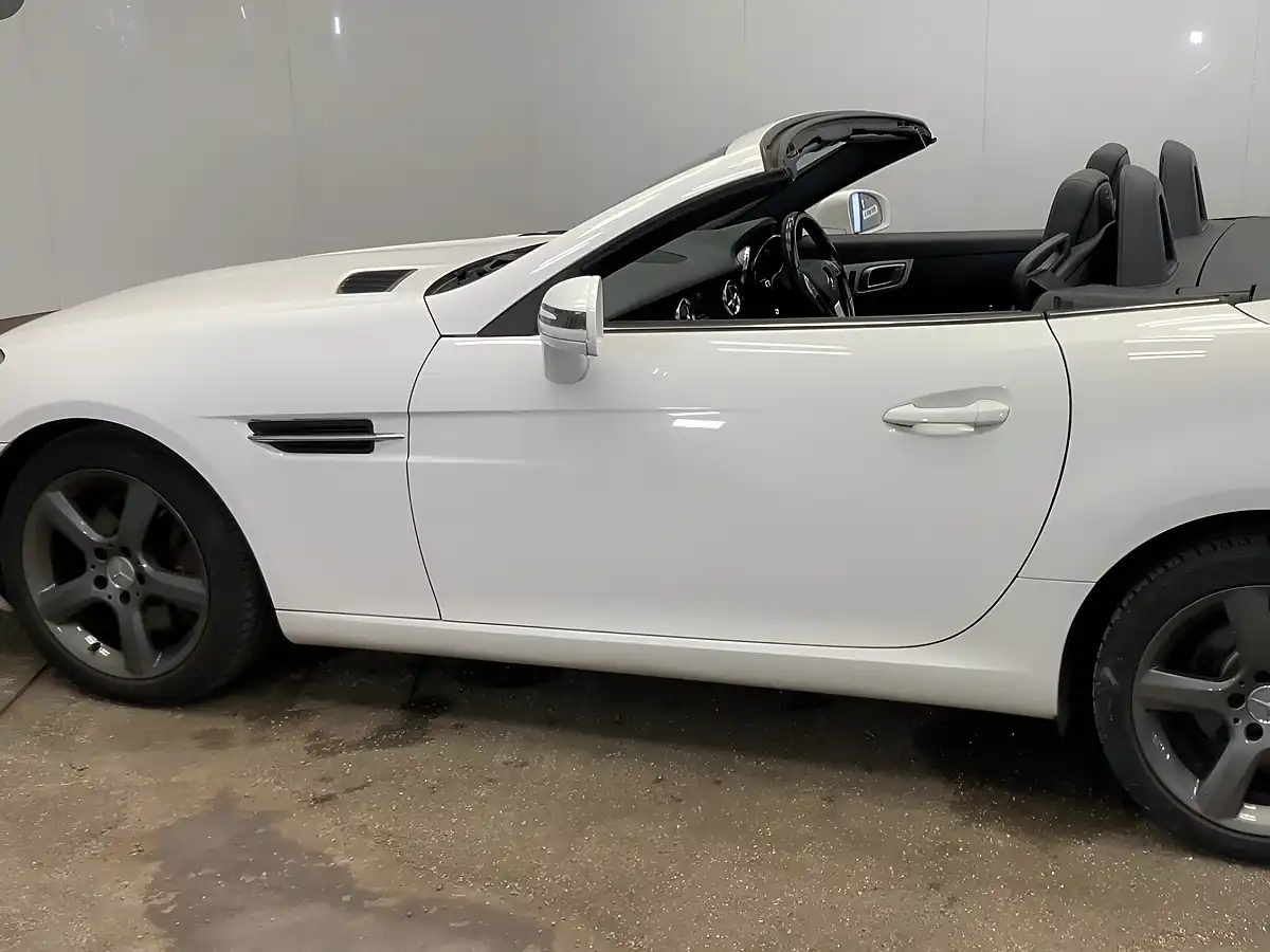 Used 2014 Mercedes-Benz Slk Convertible White - Interior and Exterior details 7