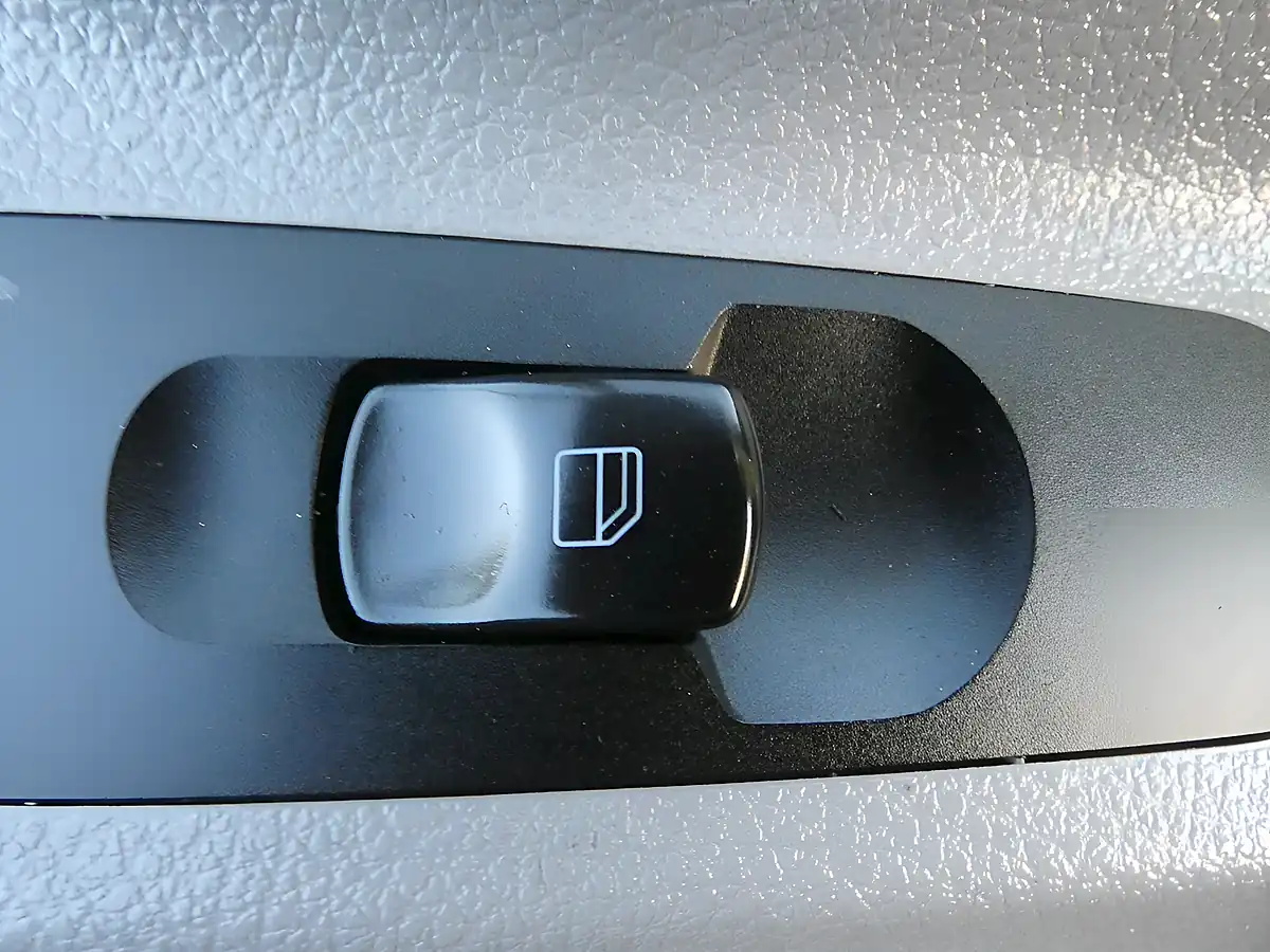 Used 2014 Mercedes-Benz Sprinter 519 Yellow - Interior and Exterior details 14