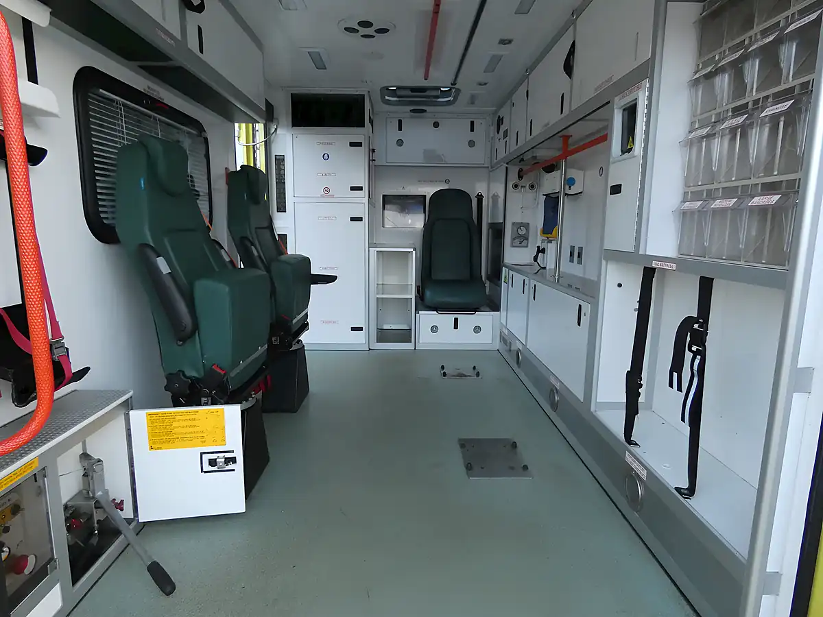 Used 2014 Mercedes-Benz Sprinter 519 Yellow - Interior and Exterior details 3