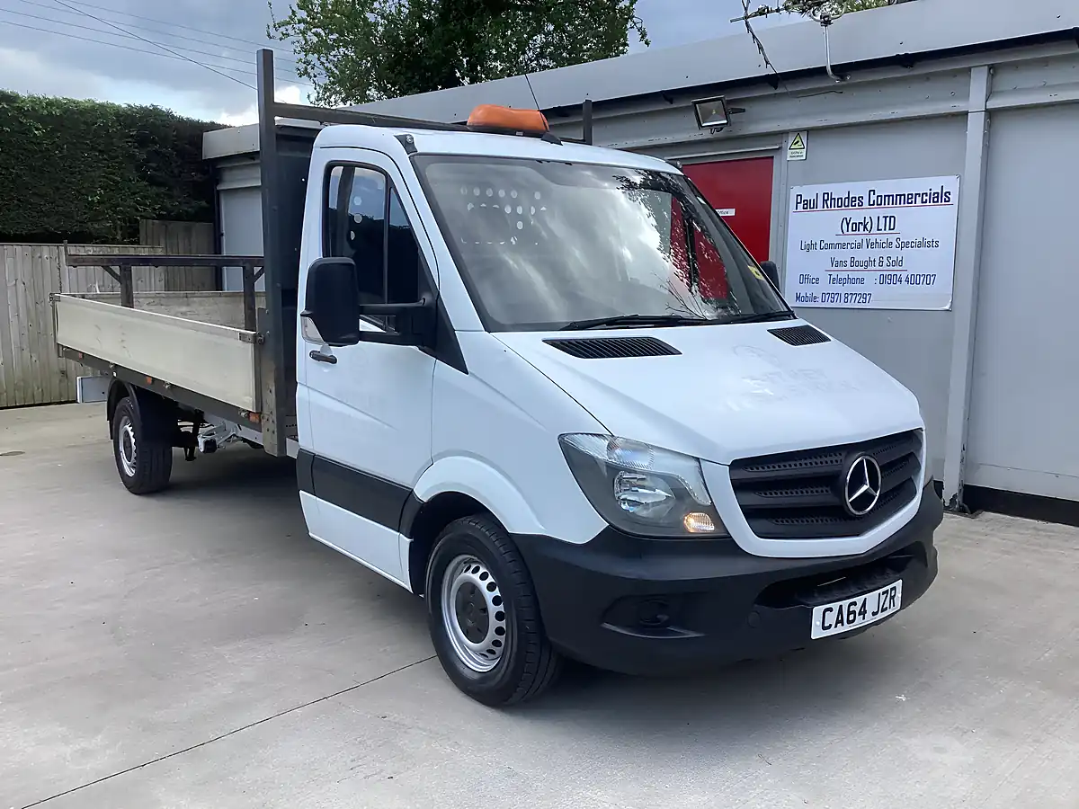 Used 2014 Mercedes-Benz Sprinter Drop Side 14 Ft Body White - Interior and Exterior details 3