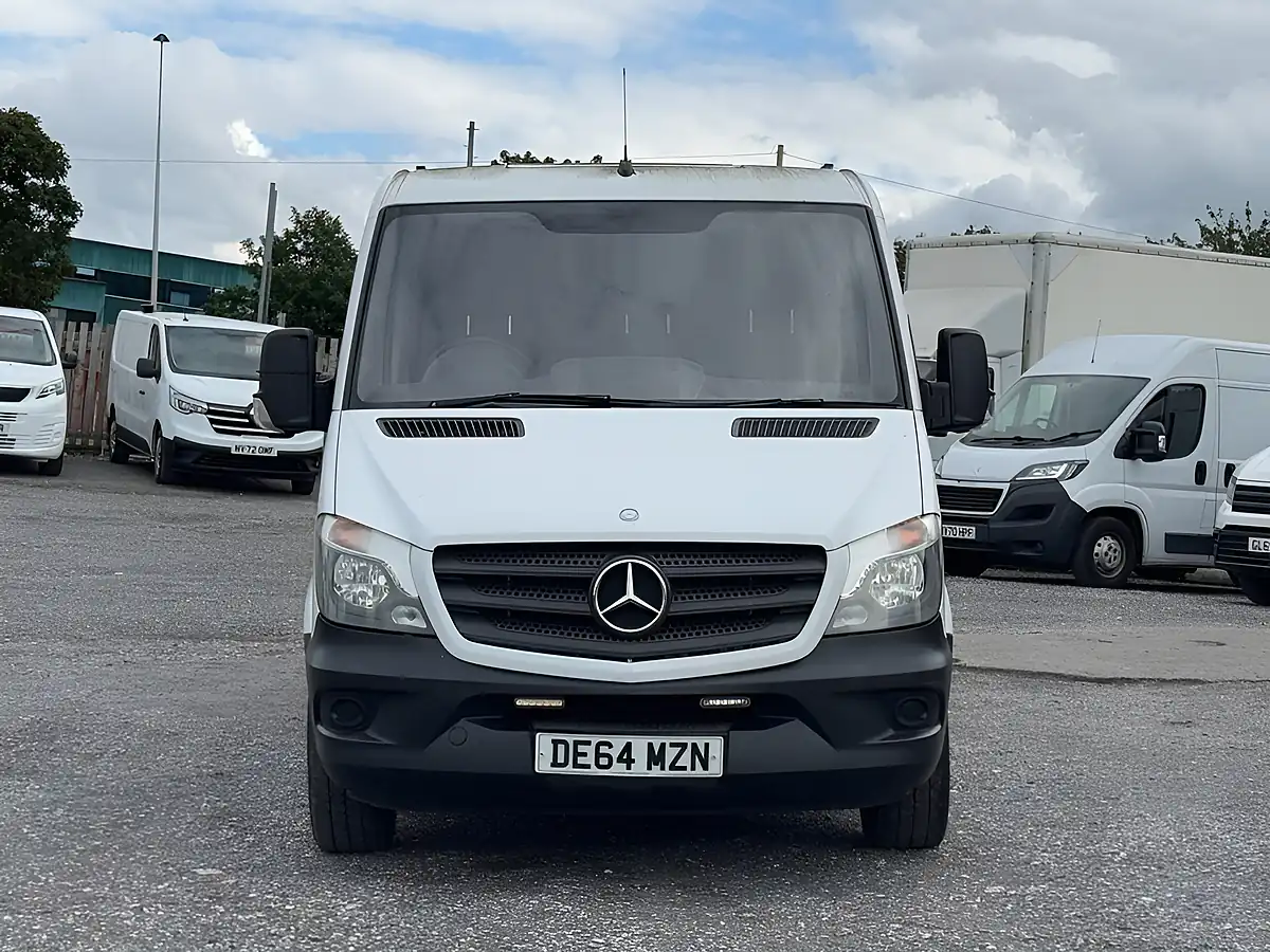 Used 2014 Mercedes-Benz Sprinter Mwb Low Roof White - Interior and Exterior details 10
