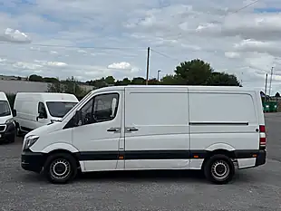 Used 2014 Mercedes-Benz Sprinter Mwb Low Roof White - Interior and Exterior details 4