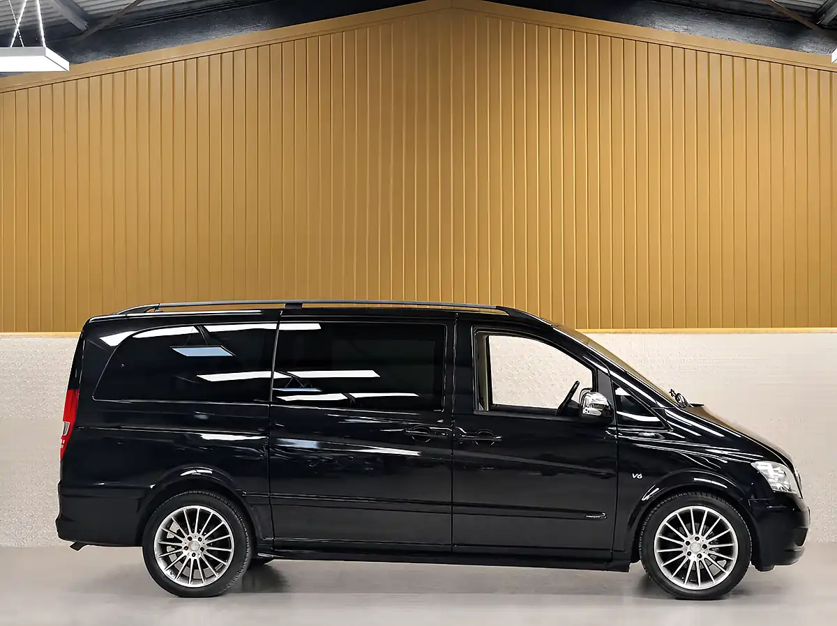 Used 2014 Mercedes-Benz Viano Avantgarde Obsidian Black - Interior and Exterior details 18