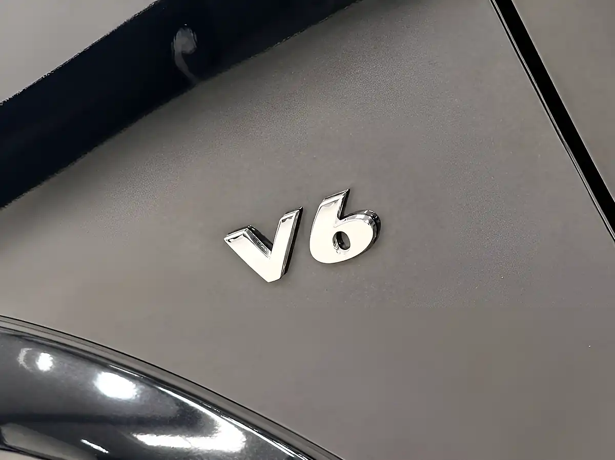 Used 2014 Mercedes-Benz Viano Avantgarde Obsidian Black - Interior and Exterior details 9