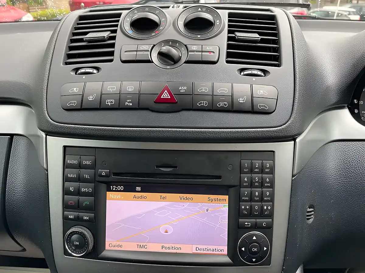 Used 2014 Mercedes-Benz Vito Dualiner Dualiner Sport Silver - Interior and Exterior details 15