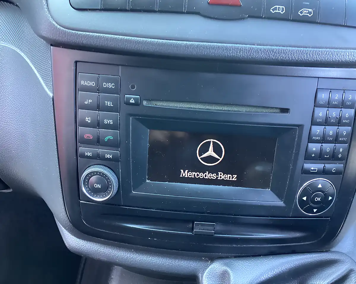 Used 2014 Mercedes-Benz Vito Dualliner White - Interior and Exterior details 18
