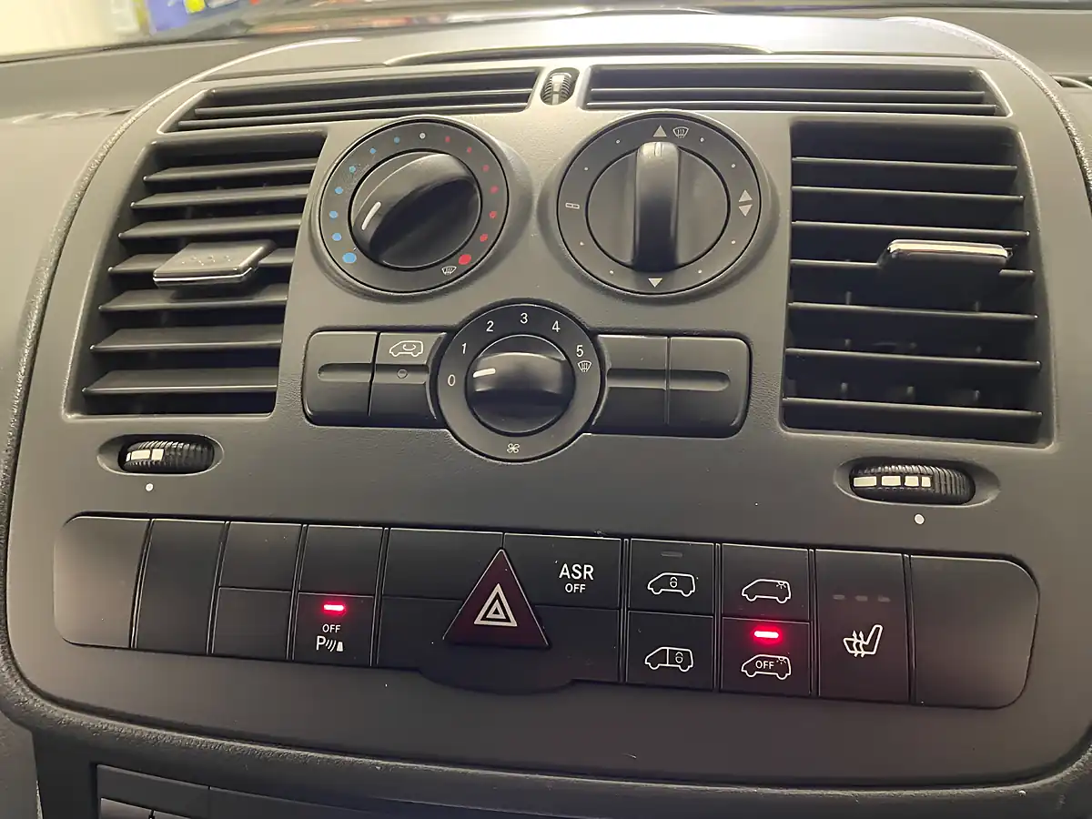 Used 2014 Mercedes-Benz Vito Temperature Controlled Silver - Interior and Exterior details 13