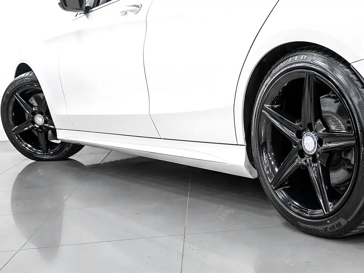 Used 2014 Mercedes C250 AMG Line Polar White - Interior and Exterior details 7