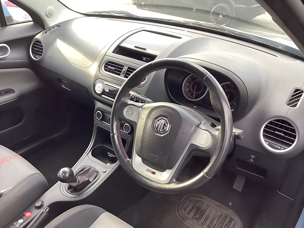 Used 2014 MG MG3 3 Form Sport Blue - Interior and Exterior details 9