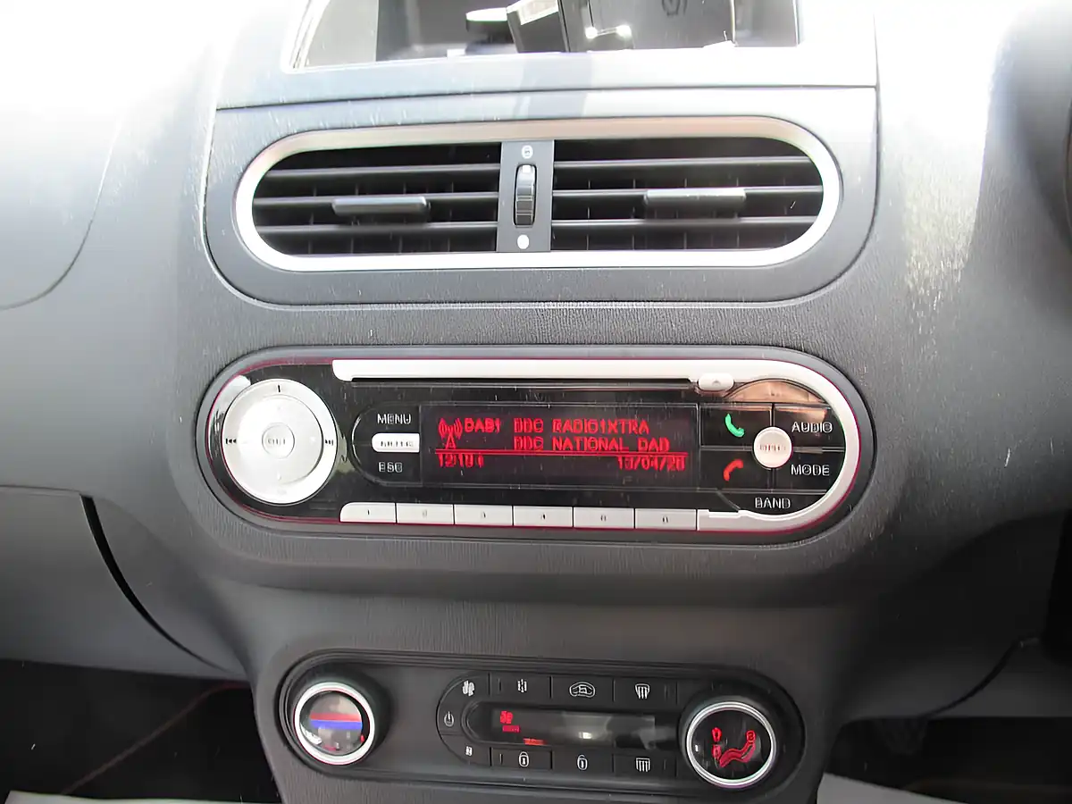Used 2014 MG MG3 3Style White - Interior and Exterior details 10