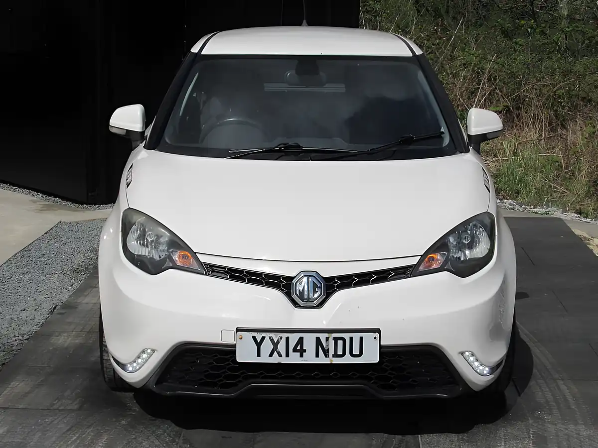 Used 2014 MG MG3 3Style White - Interior and Exterior details 9