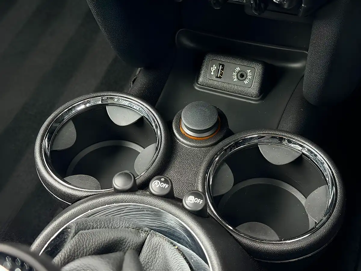Used 2014 MINI Clubman Cooper Bond Street Black - Interior and Exterior details 13
