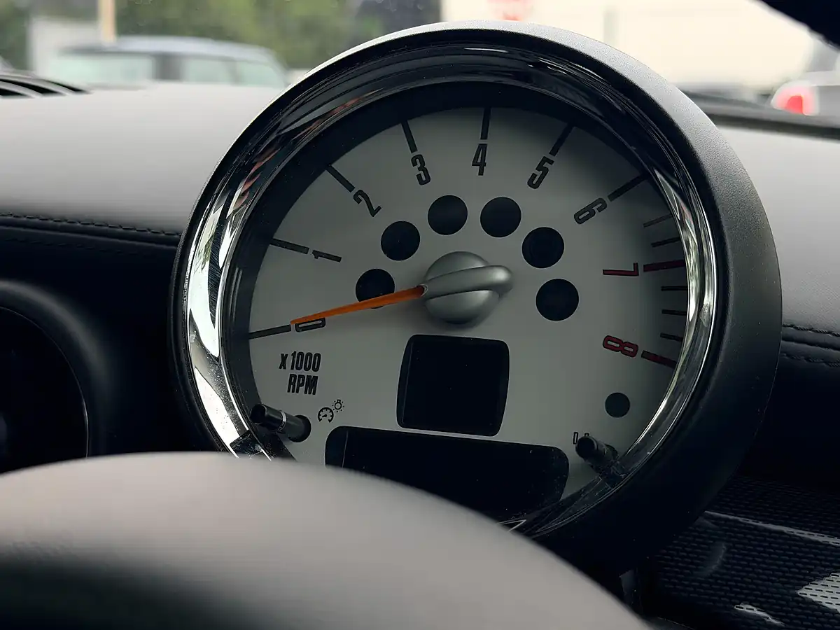 Used 2014 MINI Clubman Cooper Bond Street Black - Interior and Exterior details 17