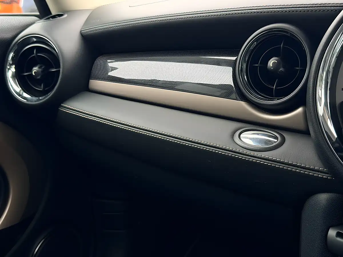 Used 2014 MINI Clubman Cooper Bond Street Black - Interior and Exterior details 20