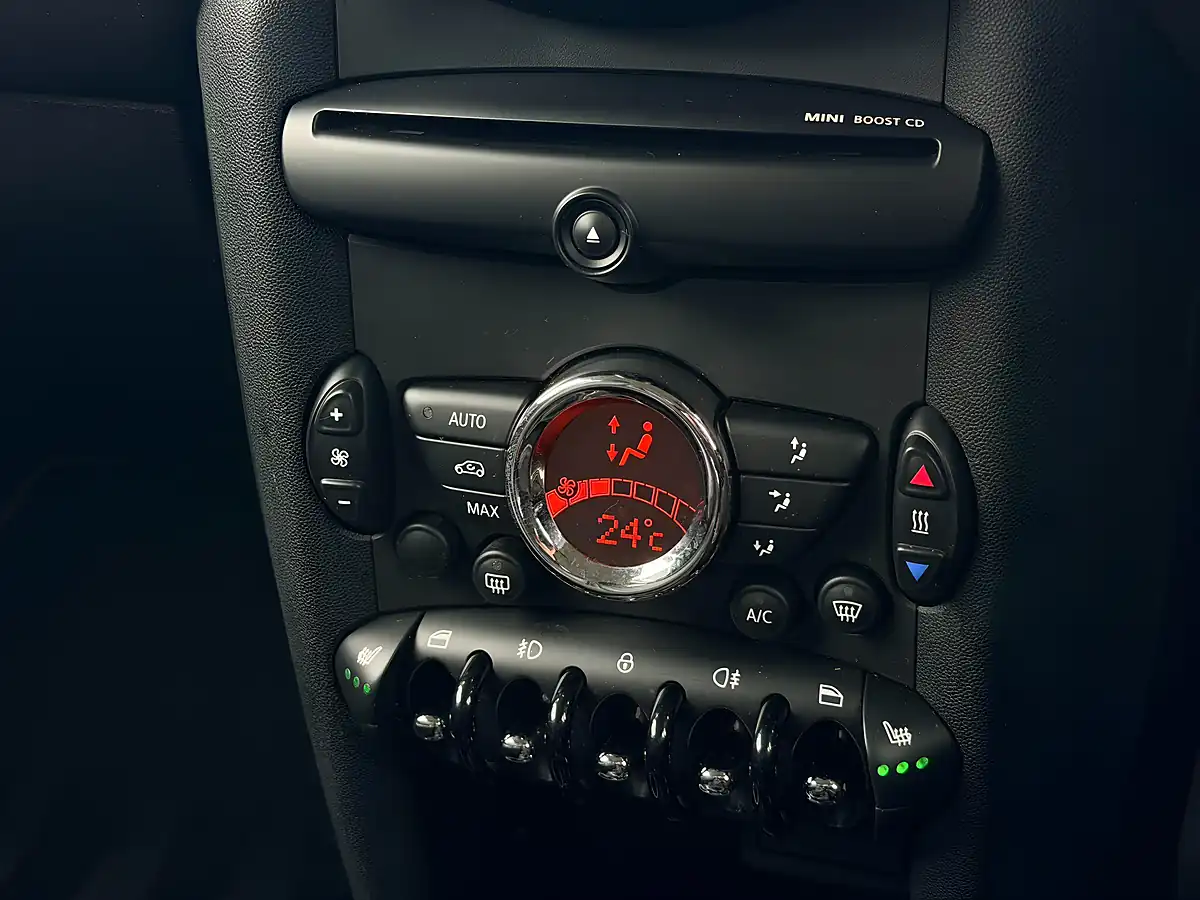 Used 2014 MINI Clubman Cooper Bond Street Black - Interior and Exterior details 5