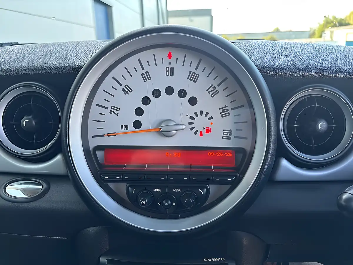 Used 2014 MINI Clubman One Blue - Interior and Exterior details 14